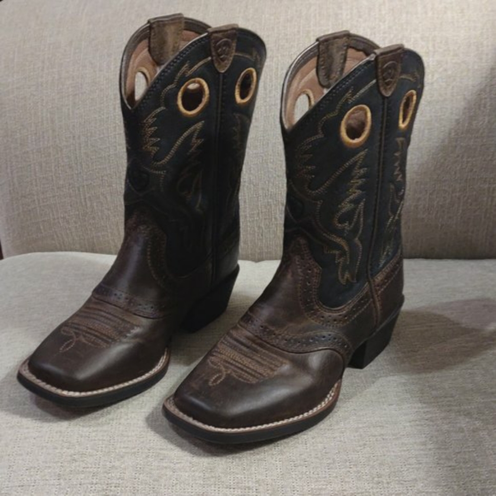 Ariat Tycoon Western Boot in Brazen Brown SIZE 1